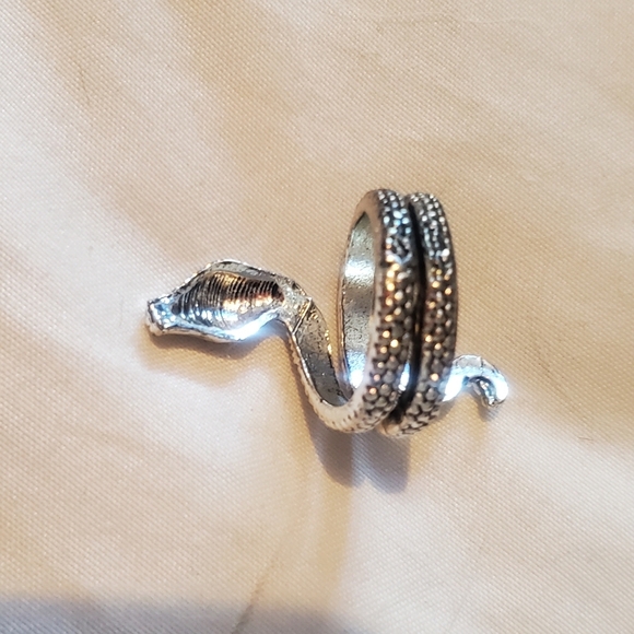 Silver Toned Snake Reptile Cocktail Statement Ring Intricate Details Size 7 - Picture 3 of 4